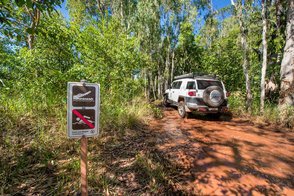 mit dem Allrad im australischen Busch unterwegs